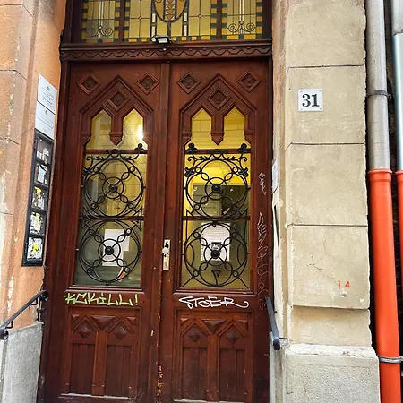 Elegant And Modern In The Centre *