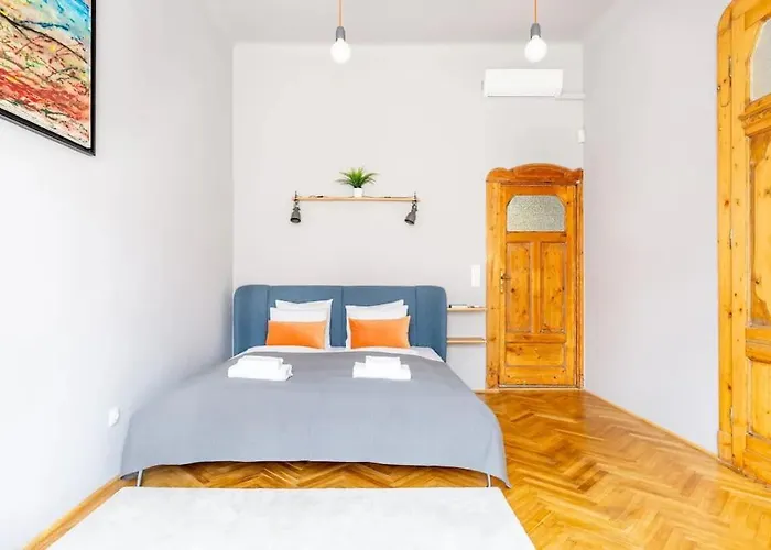 Elegant And Modern In The Centre