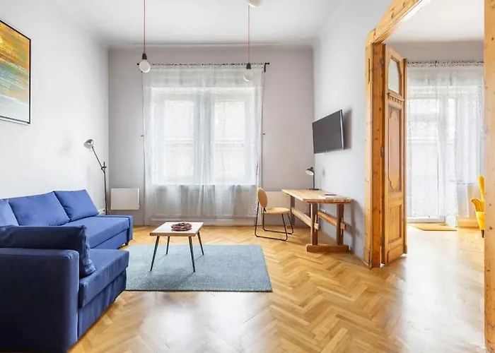 Elegant And Modern In The Centre